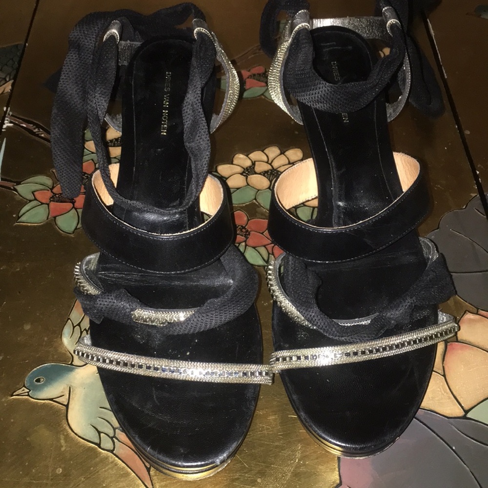 Shoes - Picture 2 of 7